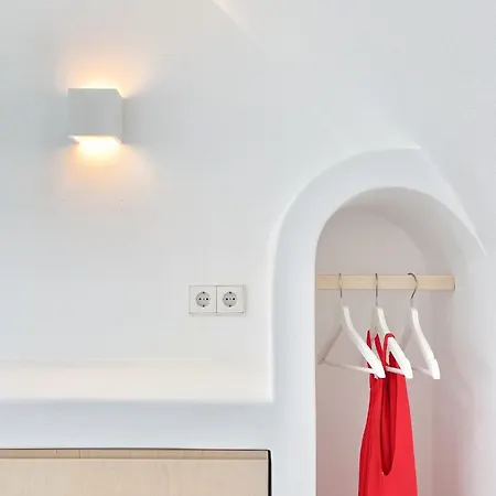 Vima Santorini, Traditional Luxury * Emporio (Santorini)